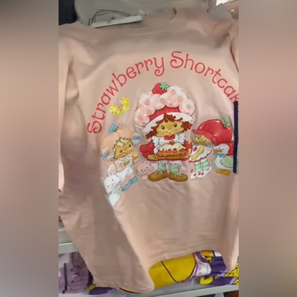 Women’s Strawberry Shortcake Pink T-Shirt - Picture 6 of 10